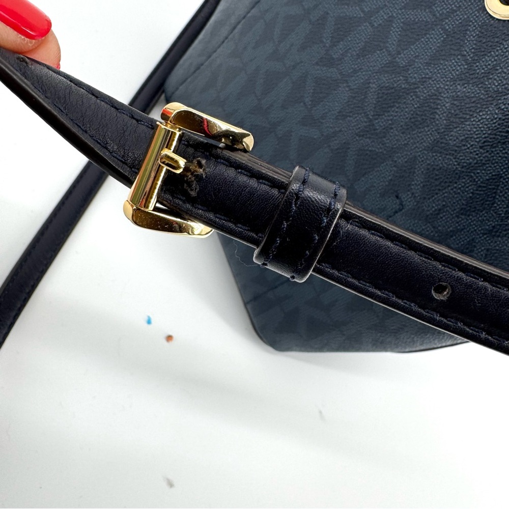 Michael Kors Greenwich Small Bucket Bag Crossbody Handbag In Blue EUC $298 - Picture 11 of 12